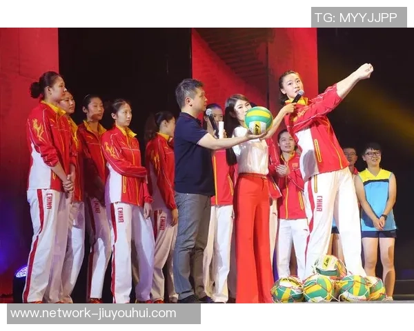 牛奔走天下足球展现激情与梦想的完美结合与团队精神的力量